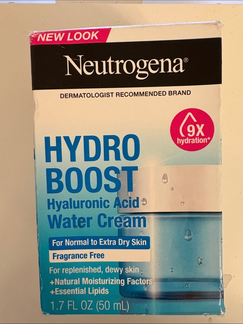 Neutrogena Moisture Cream Box – Blue, White